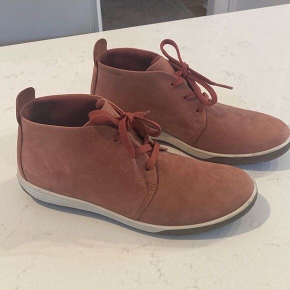 ECCO Women's Chase ll Bootie Hydromax Sneaker Size 9 Cayanne Suede Leather - Picture 1 of 7